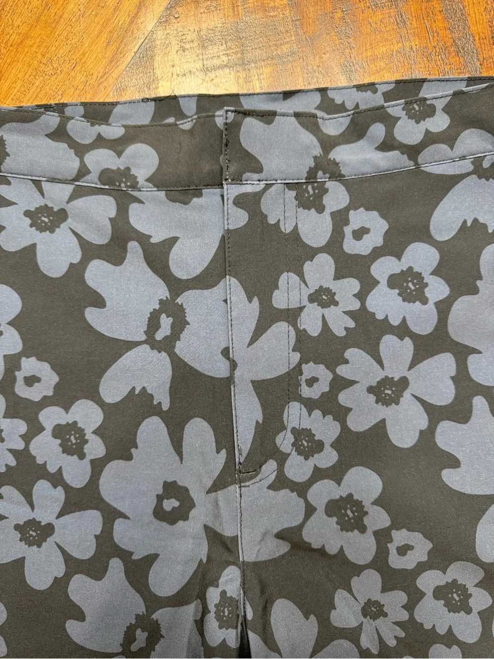 Fair Harbor Floral Swim Trunks Blue Black Size 34 6” inseam